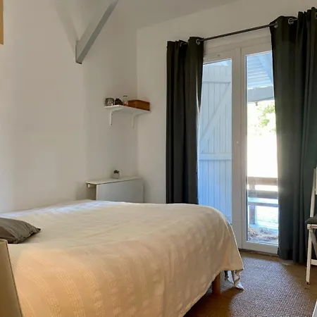 Holiday home Maison Avec Terrasse Et Piscine Privee Proche - Fr-1-336-139 *